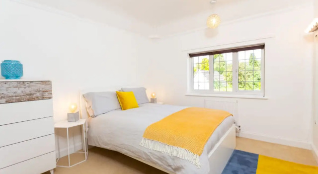 The Queen Edith Place - Lovely 6BDR Home in Secluded Neighbourhood