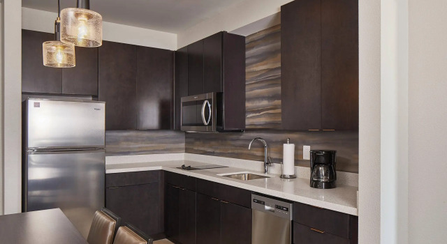 Четырёхместный люкс c 1 комнатой Residence Inn by Marriott Cleveland University Circle/Medical Center
