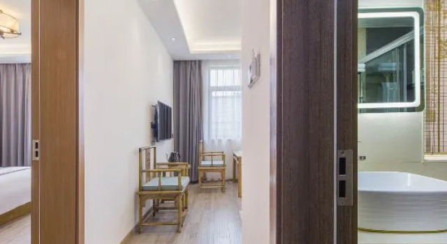 Люкс Superior FLoral Hotel · Red Forest Yuyao hotel (Yuyao Siming Lake Scenic Area）
