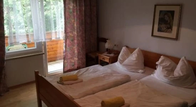 Gasthof-Pension Lindenhof, Забронировать Отель Отели Фёлькермаркт с бассейном, Бассейн
