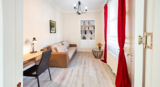 H&B apartments Izashvili, Забронировать Апартаменты/квартира Отели Тбилиси с парковкой, рядом с Парк Рике, Парковка
