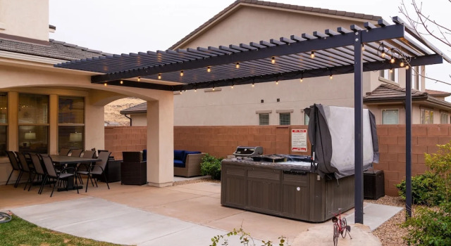 Коттедж Luxurious Southern Utah Villa by Redawning