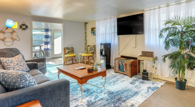 Sun & Sand in St Pete! Family Home w/ Tiki Bar, Rezerwuj Dom wakacyjny Wille w Pinellas County, Willa