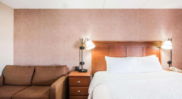 Номер Standard Hampton Inn West Springfield