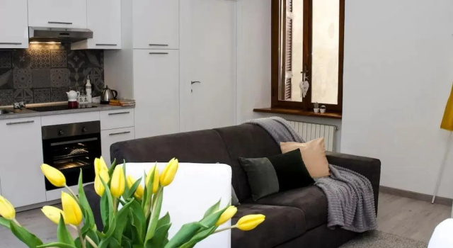 JOIVY Cute 1-bedroom flat next to Lake Como, Забронировать Апартаменты/квартира Отели Комо с парковкой, рядом с Площадь Кавур, Парковка