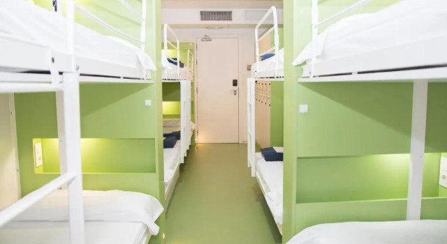 Кровать в общем номере (женский номер) Sant Jordi Hostels Sagrada Familia