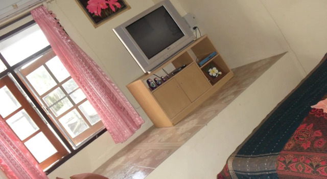 Area 51 Guesthouse, Забронировать Отель Отели Южного Таиланда с парковкой, Парковка
