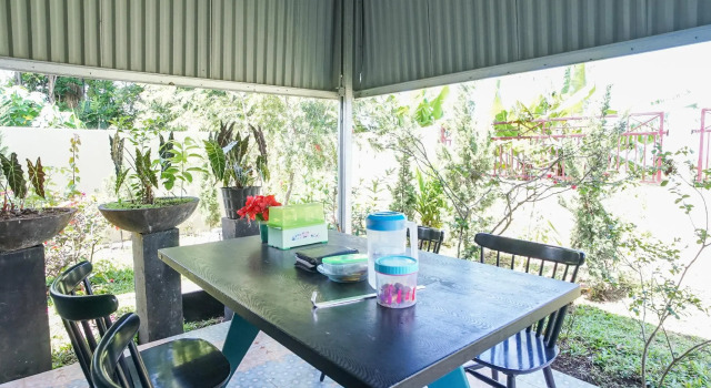 Rumah Kost MAPLE Winangun, Book Guesthouse Hotels in Sulawesi with Parking, Parking