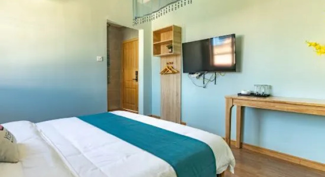 Люкс с 3 комнатами Yi Chun Xiyuanju Hotel