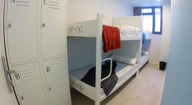 Кровать в общем номере Room018BCN