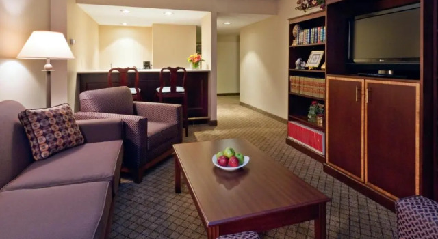 Люкс с 2 комнатами Holiday Inn Cincinnati-Eastgate by IHG
