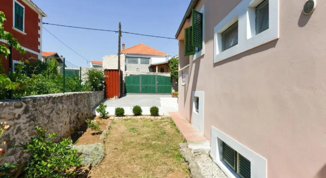 Apartment Oasi, Забронировать Апартаменты/квартира Задар Задарская жупания, рядом с Old Port of Foša