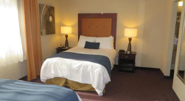 Двухместный люкс Ivy Court Inn and Suites