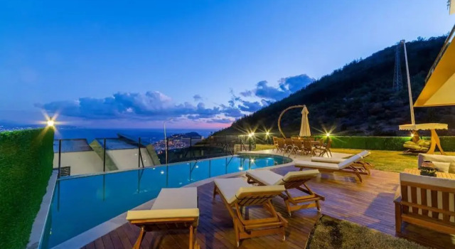 Вилла City and Sea View Pool Lüx Villa