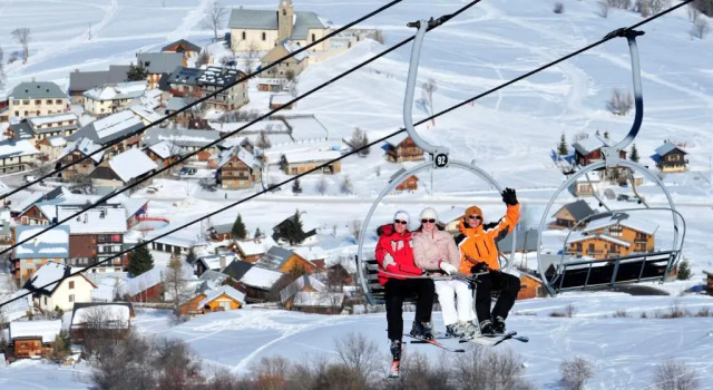 Résidence Goélia Le Relais des Pistes, Rezerwuj Hotel Albiez-Montrond Les Sybelles