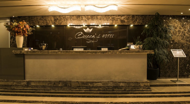Queens Hotel - Zebra Centre, Réserver Hôtel Skopje Macédoine