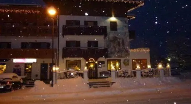 Hotel Laurino, Забронировать Отель Поцца-ди-Фасса Долина Валь-ди-Фасса