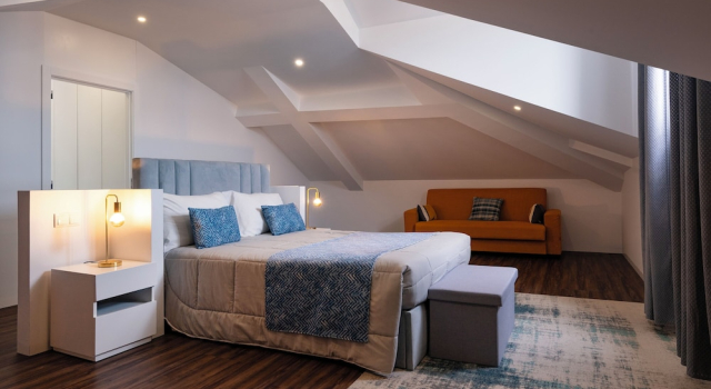 Snuggly Corner by Trip2Portugal