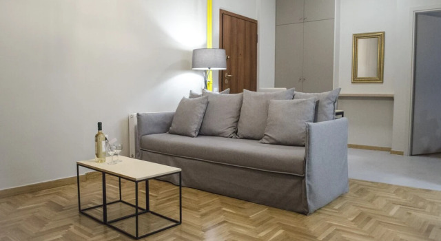 Centrally Located Flat with 1 Bedroom, Забронировать Отель Отели Афины с парковкой, рядом с Театр Каролос Коун "Театрон технис", Парковка