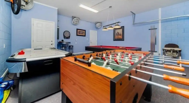 Stunning 6 Bedroom Pool Home in Windsor Hills Resort, Buchen Sie Resort Hotels in Four Corners mit Pool, Schwimmbad