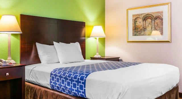 Двухместный номер Standard Econo Lodge Vincennes