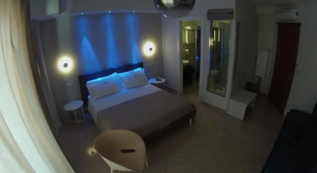 Standard Zimmer mit Balkon Sonevi Rooms Napoli