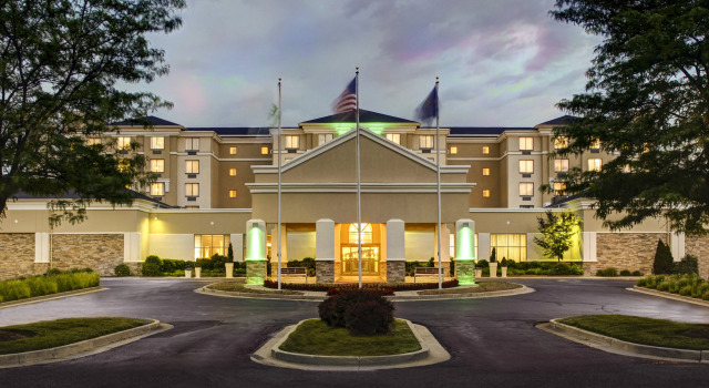 Holiday Inn Indianapolis North-Carmel by IHG, Забронировать Отель Индианаполис Индиана