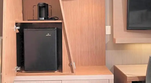Четырёхместный номер Standard с балконом Courtyard by Marriott Palm Beach Jupiter