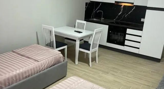 Cheap studios , 10 meters from beach, Rezervasyon Otel Tirana County otoparklı oteller, Otopark