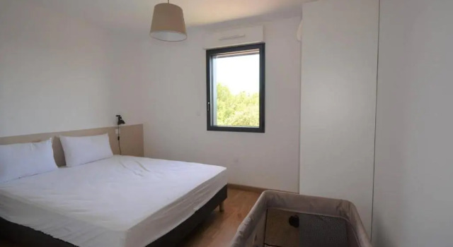 Maison Saint-Alban-Auriolles, 5 pièces, 8 personnes - FR-1-382-139, Rezerwuj Hotel Hotele w Owernia z parkingiem, Parking