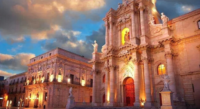 Maison Maniace, Book Hotel Hotels in Sicily with Parking, Parking