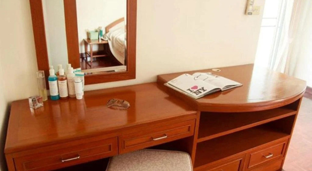 Ritratana Apartment