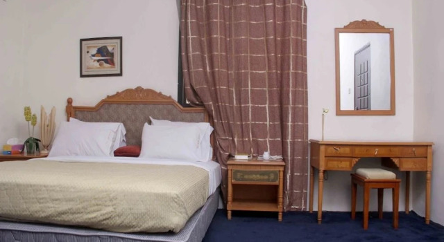 Standard double chambre avec balcon ED Scob Suites Limited