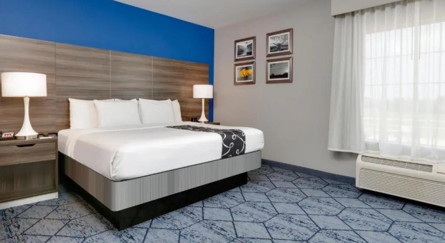 Номер Standard La Quinta by Wyndham Denton - University Drive