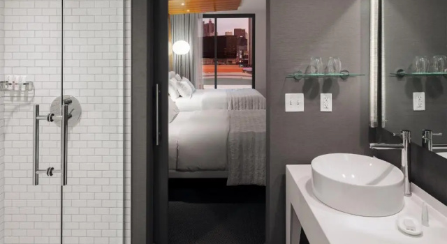 Номер Standard с видом на город Le Meridien Columbus, The Joseph