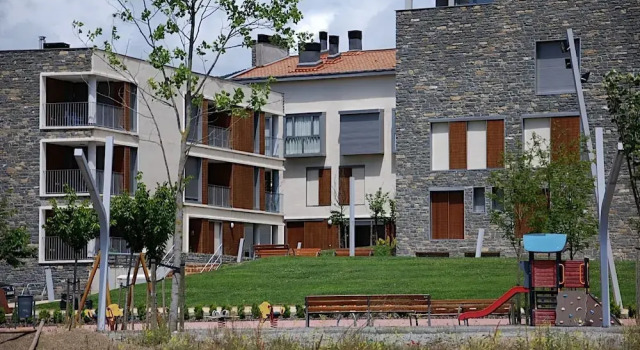 Pre-pyrenees Privileged Site For Hiking, Excursions And Skiing, Book Hotel Sabiñánigo 