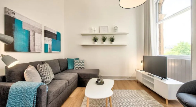 Trendy 1-bedroom Apt With Lift in Merchant City, Забронировать Отель Отели Глазго 3 звезды, рядом с Маяк, 3*