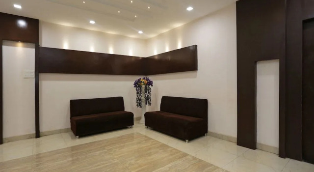 OYO 12652 Hotel Raj Mohan Palace, Забронировать Отель Отели штата Махараштры 3 звезды, 3*