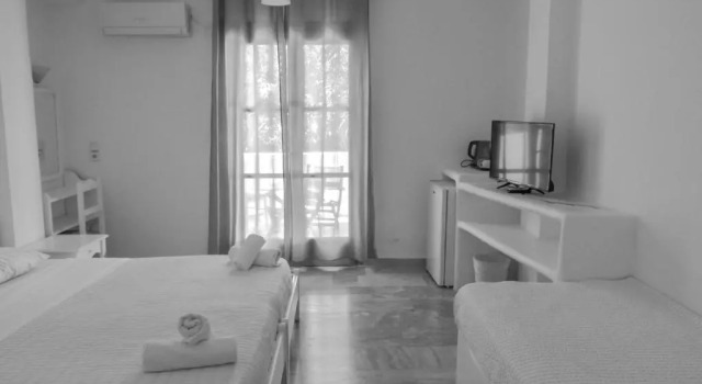 Трёхместный номер Standard с видом на сад HOTEL MOHITERO