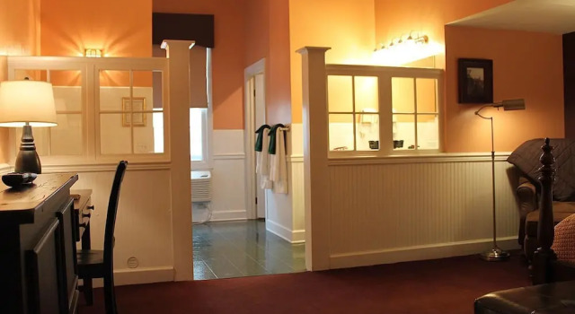 County Clare Irish Hotel & Pub, Book Hotel Milwaukee Wisconsin, nær Northwestern Mutual