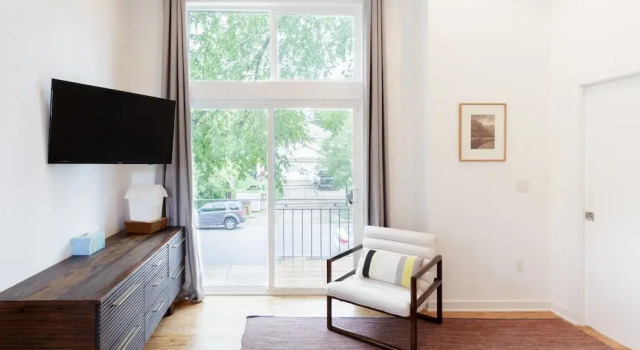 Bask in Light at an Artistic Townhouse Minutes From Downtown