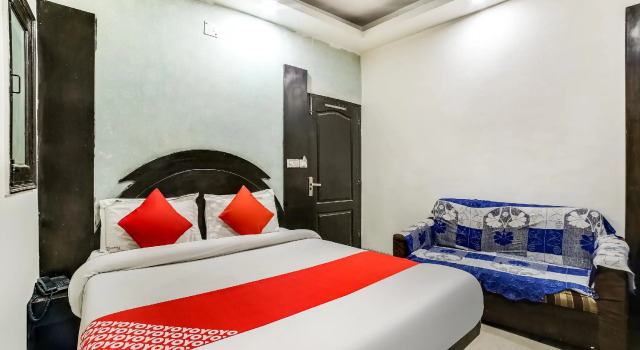 OYO 70020 Hotel Geetanjali Inn