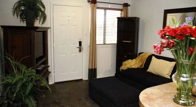 Vineyard Court Designer Suites Hotel, Buchen Sie Hotel College Station Texas