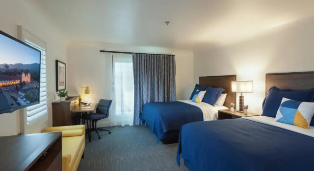 Четырёхместный номер Deluxe La Playa Inn Santa Barbara