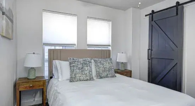 Spacious Renovated Home Near Attractions, Prenota Hotel Indianapolis Indiana