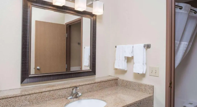 Двухместный номер Standard AmericInn by Wyndham Valley City Conference Center