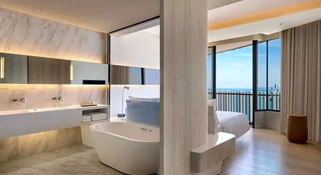 Двухместный семейный Люкс Ocean Hilton Pattaya