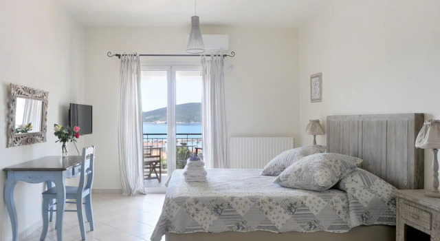Двухместный номер Comfort с балконом и с видом на море Triantafilia Guesthouse