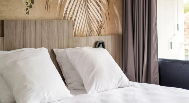 Номер Comfort CitHotel LOasis dAvignon