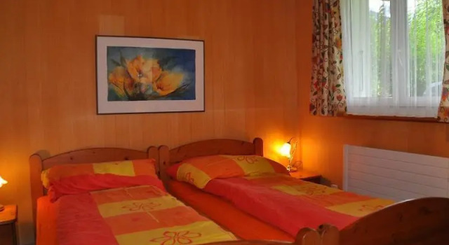 Haus Roserta, Buchen Sie Hotel Lenk Simmental, in der Nähe von Metschbahn